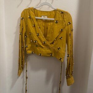 Women's Maeve x Anthropologie Long Sleeve 3D Bee 6 / Sm Yellow Black Wrap Crop
